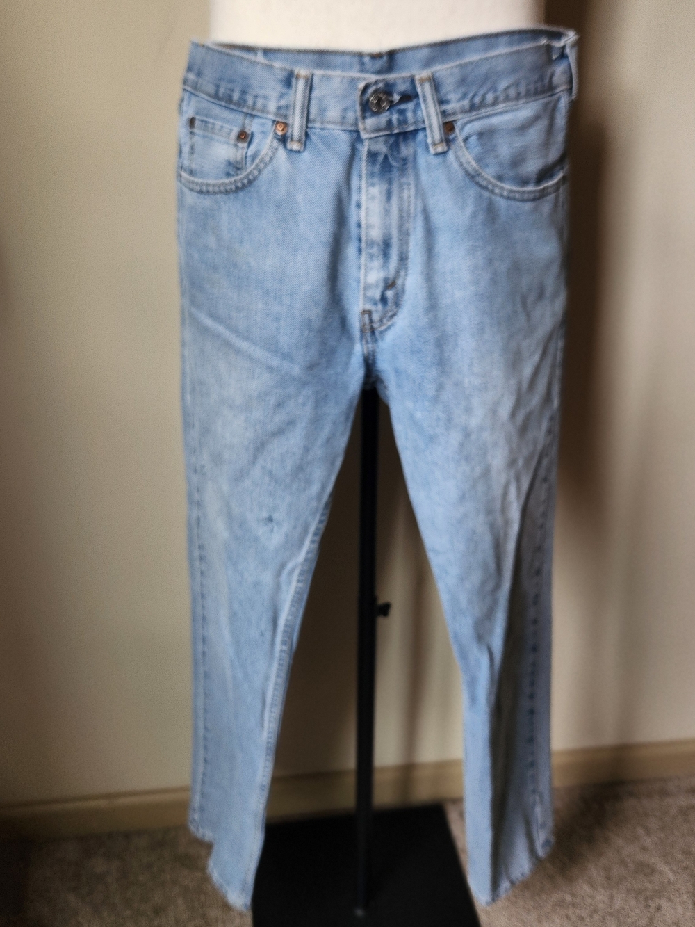 Levi's 505 Straight Leg Jeans Mens 31x32 Light Wash Blue Rigid Cotton Faded Flaw
